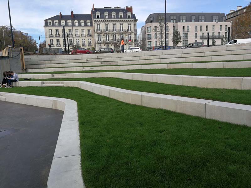 banc-parvis-gare-nantes-socramat-fabrication