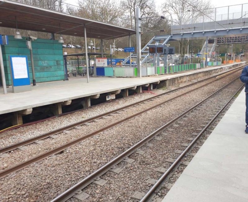 dalle-quai-prefabriquée-et-posee-gare-la-celle-saint-cloud